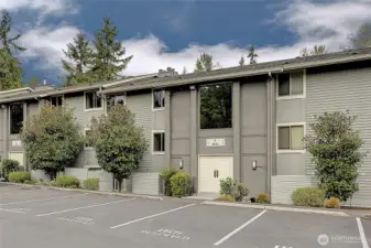 Welcome Home to Sammamish Bluffs in South Lake Sammamish