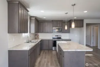 Gorgeous and spacious kitchen