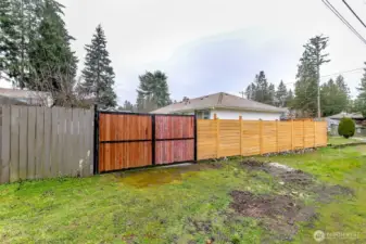 Side gate entrance, perfect for RV or boat