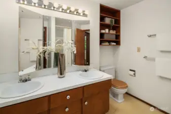 Full bathroom with fun mid-century vibe.