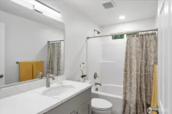 Full Bathroom on Main Floor