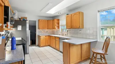 This classic kitchen is ready to serve all those warm home cooked meals!