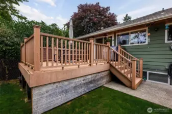 Outside Entertainment size deck