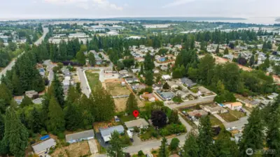 Close  to Boeing, shopping and freeway access
