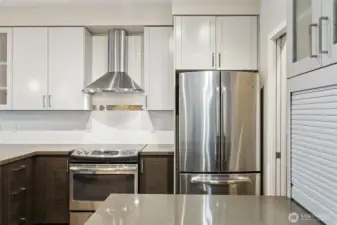 Kitchen w/ stainless steel appliances