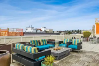 Rooftop deck sitting areas w/ fire pit