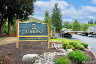 Well-maintained community conveniently located just across from Factoria Mall.