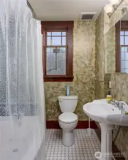 Big house bathroom