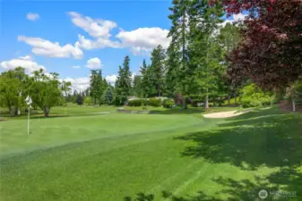 Tam o’Shanter Golf and Country Club offers a challenging yet rewarding golf experience on a meticulously maintained Par 71 course, which spans 6,076 yards from the back tees and 5,842 yards from the middle.