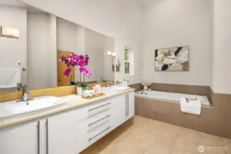 Primary Ensuite 5 Piece Bath, Double Vanity