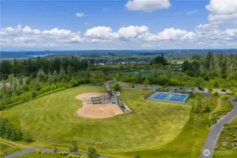 Fantastic central location in the heart of Issaquah Highlands—just moments to parks, top-rated schools, shopping, dining, and easy freeway access for effortless commuting and weekend adventures.