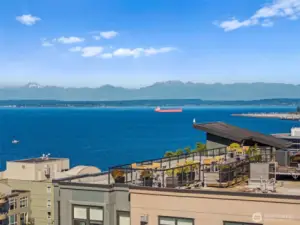Awh!  Epic views of Elliott Bay and the Olympic mountains.