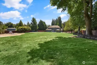 4 Bedroom + Bonus Room and a Den/Office 2.5 Bathrooms 3,033 Sq Feet Lg 3 Car Garage