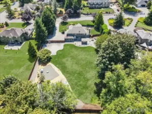 4 Bedroom + Bonus Room and a Den/Office 2.5 Bathrooms 3,033 Sq Feet Lg 3 Car Garage