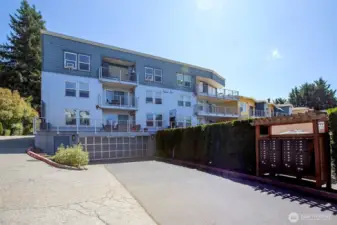 Welcome to Overlook at Juanita Bay ~ Built in 2002.