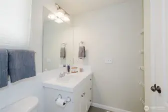 Upper level 3/4 bath