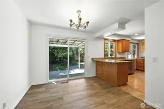 Dining area and eating bar