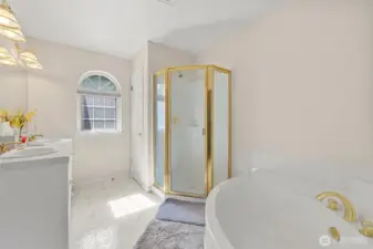 Full bath upper level