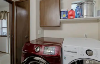 #492 1/2 Bath / Laundry