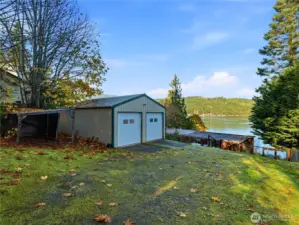 600sqft garage - perfect for parking & storage needs!