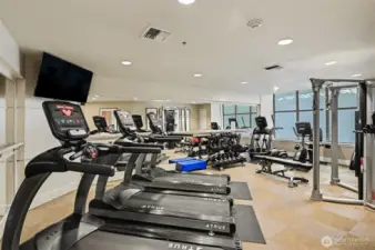 Convenient gym in right in your building! P1