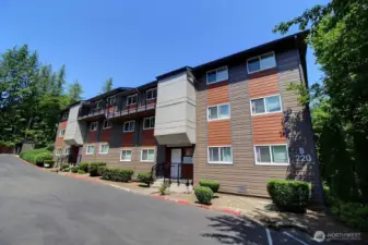 New Hardie Plank siding and vinyl windows in recent complex updates.