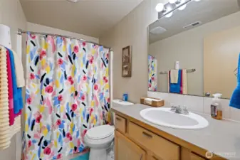 Upstairs main bathroom