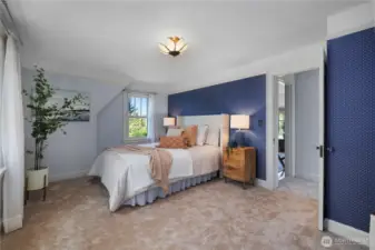 Large primary bedroom wtih walk-in closet!