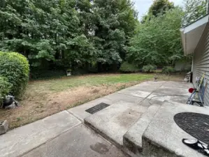 Rear yard for unit 2237