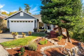 2 car garage, 4 bedrooms, 3 bathrooms, 3 lounge areas and a private fenced lot.