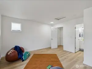 Extra large closet and has en-suite!