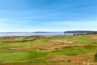 Chambers Creek GCC, where you can go for a walk with a golf course and water view to refresh your mind and body whenever you desire.