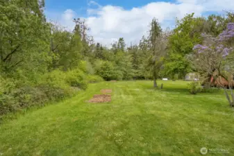 Level lot in Port Townsend close to North Beach, Fort Worden and the Fairgrounds.