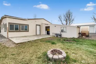 Step into the peaceful backyard!