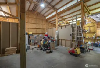 Garage/Workshop