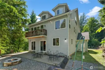 Mt Si home with three levels of custom quality