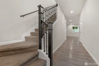 Wide hallway as you enter in