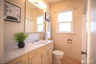 Bathroom modernized with a Bathfitter shower enclosure