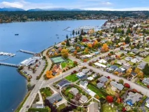 Central location close to Poulsbo shopping and restaurants.