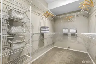 The walk-in closet with complete closet system will provide room for your entire wardrobe without being crowded. Here you will be able to check out your entire wardrobe at a glance.