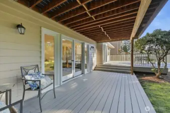 Main Floor Deck Deck Looking Towards Large Entertainment Sized Deck