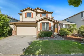 Welcome home! This property truly needs to be toured to appreciate all that it has to offer. Fresh bark in the yard sets the stage for the charm and care you’ll find throughout. From the inviting curb appeal to the thoughtfully maintained interior, every detail reflects pride of ownership. Don’t miss the chance to see this gem in person!