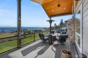 Dual-sided gas fireplace, enjoy cozy mornings with stunning views