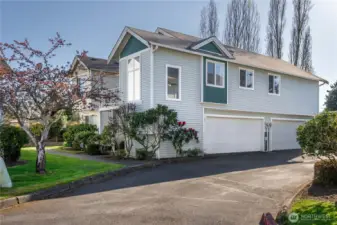 Corner Condo w/2 car garage