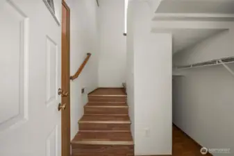 Entry, Garage to the left