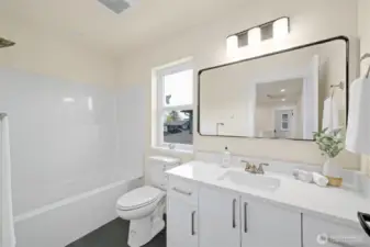 Upstairs full bathroom.