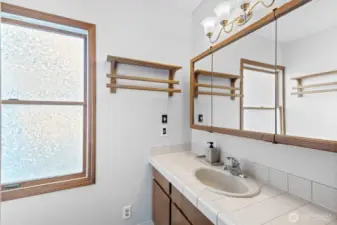 Full Bath on Main