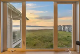 Front-row seats to the best PNW sunsets, right from your couch