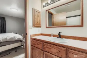 Great primary bathroom!