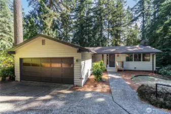 91 Drew Lane is on a cul-de-sac in the resort of Port Ludlow. With three bedrooms, 2 full baths, and two living rooms (one up, one down), this home can accommodate multi-generational living, or a home office.